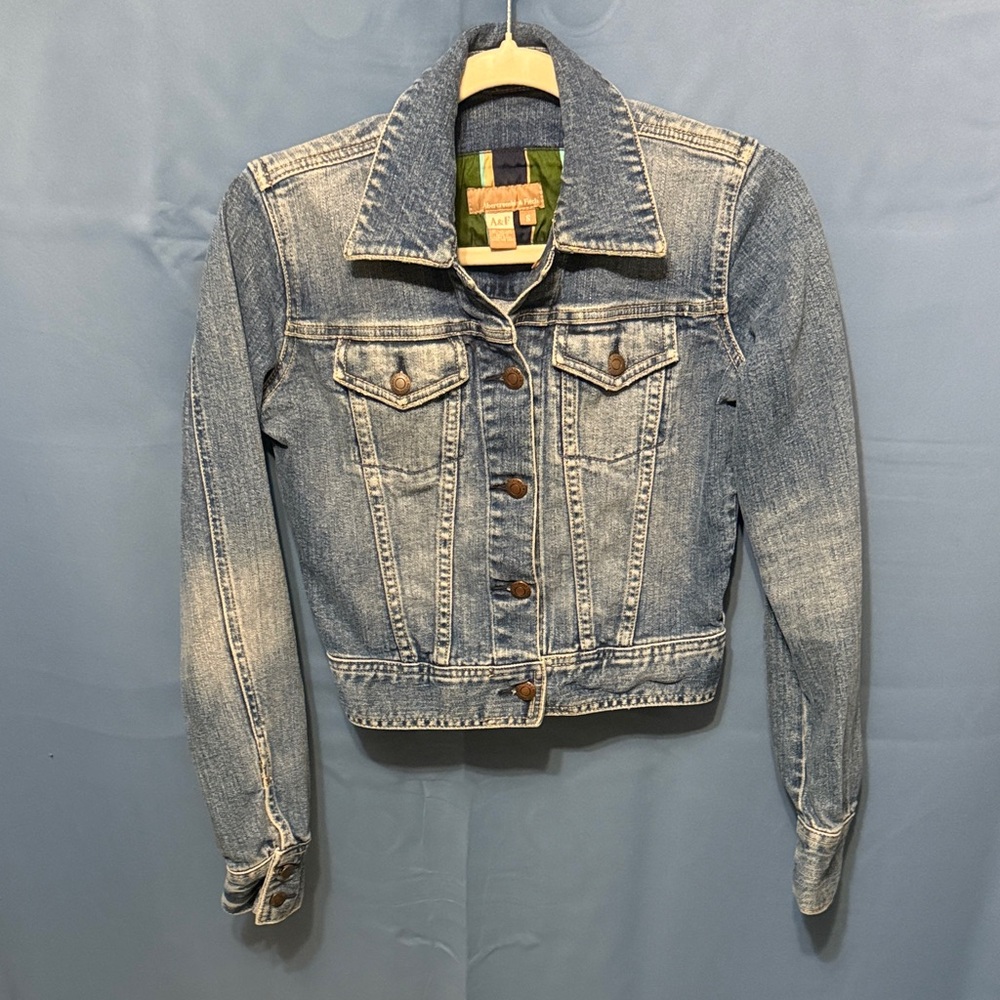 Abercrombie & Fitch Blue Jean Jacket size Small